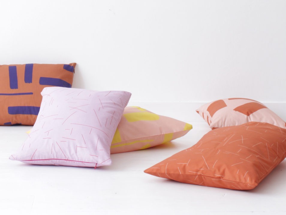 maximaal Afkorting Verschillende goederen Kussen lila | rood - Jantien Baas | Textile Designer