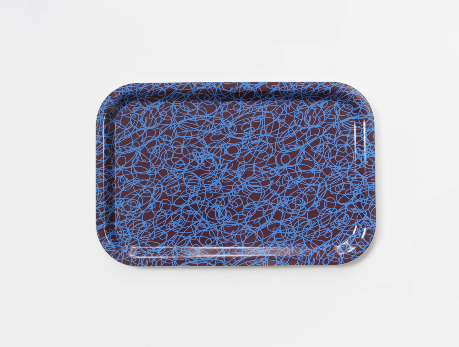 Tray S Down. 21 x 30 cm, Aubergine + blue.