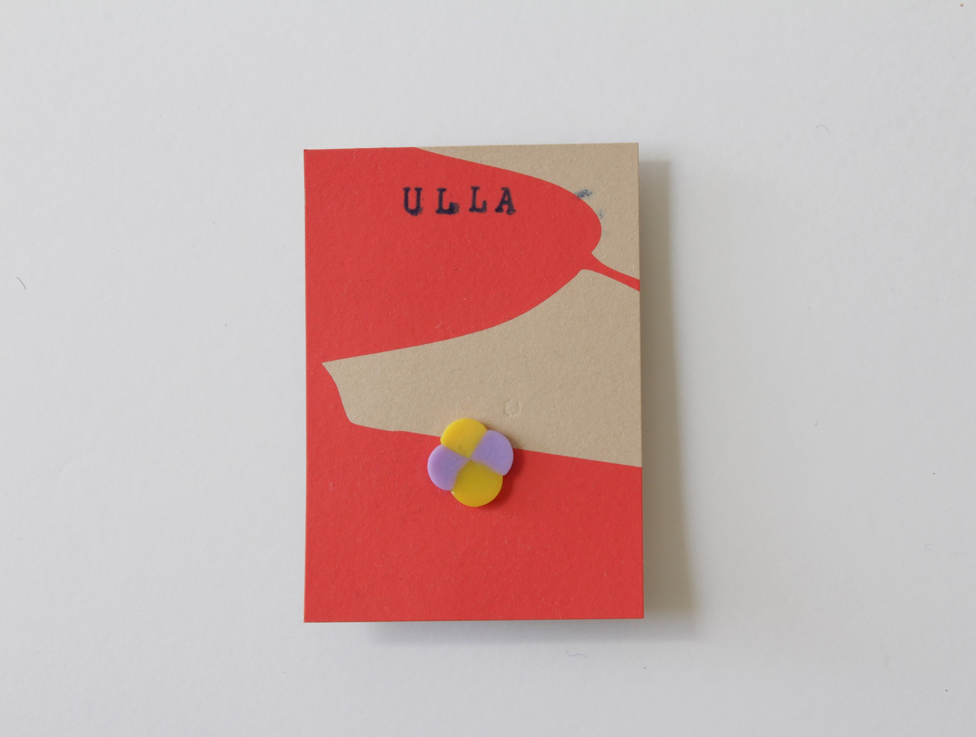 Klavertje vier, mini broche. Geel + lila.