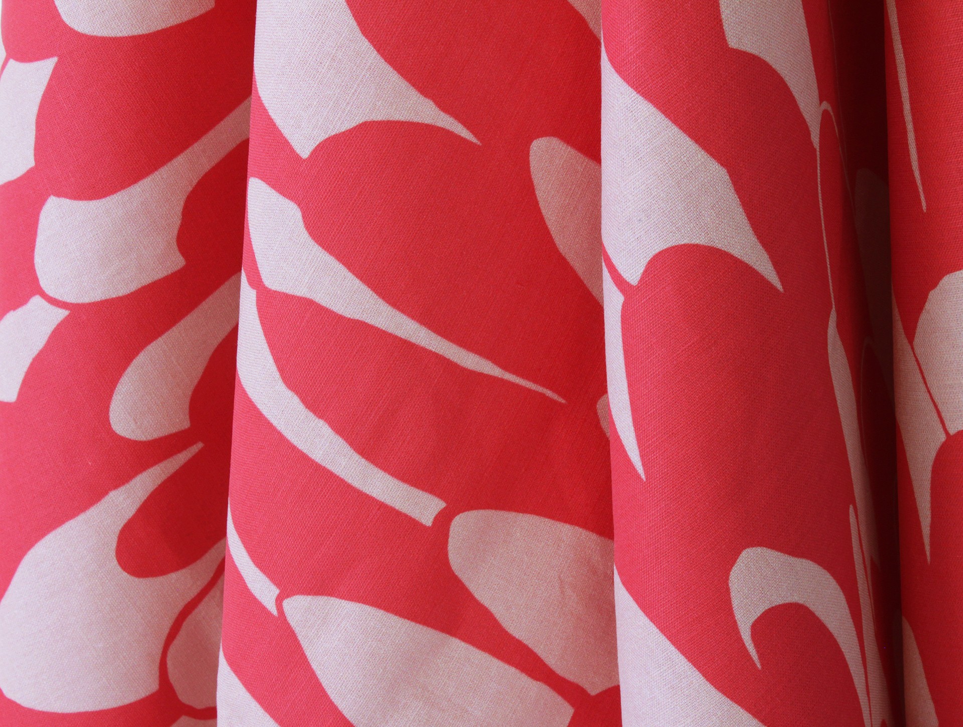 Stof 'veren'. rood | nude. 0,5 meter.